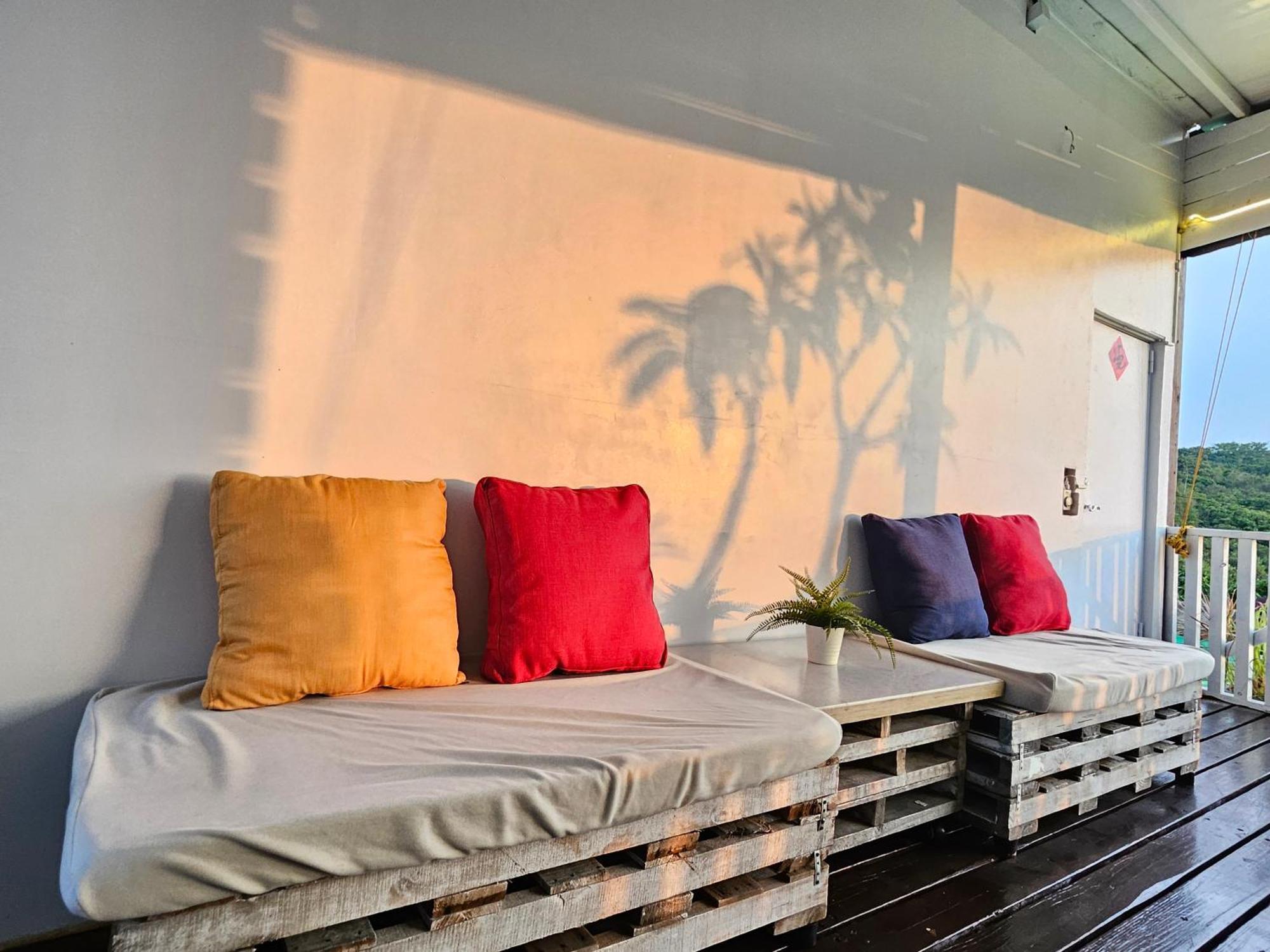 舞浪海景旅店 Hotel Xiaoliuqiu Buitenkant foto